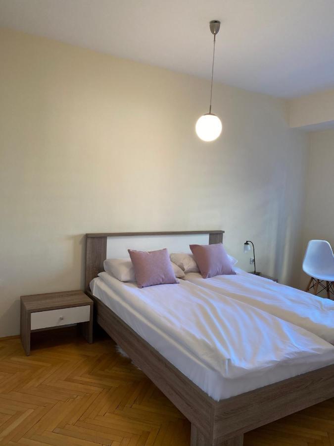 M&C Central Apartment Скопье Экстерьер фото